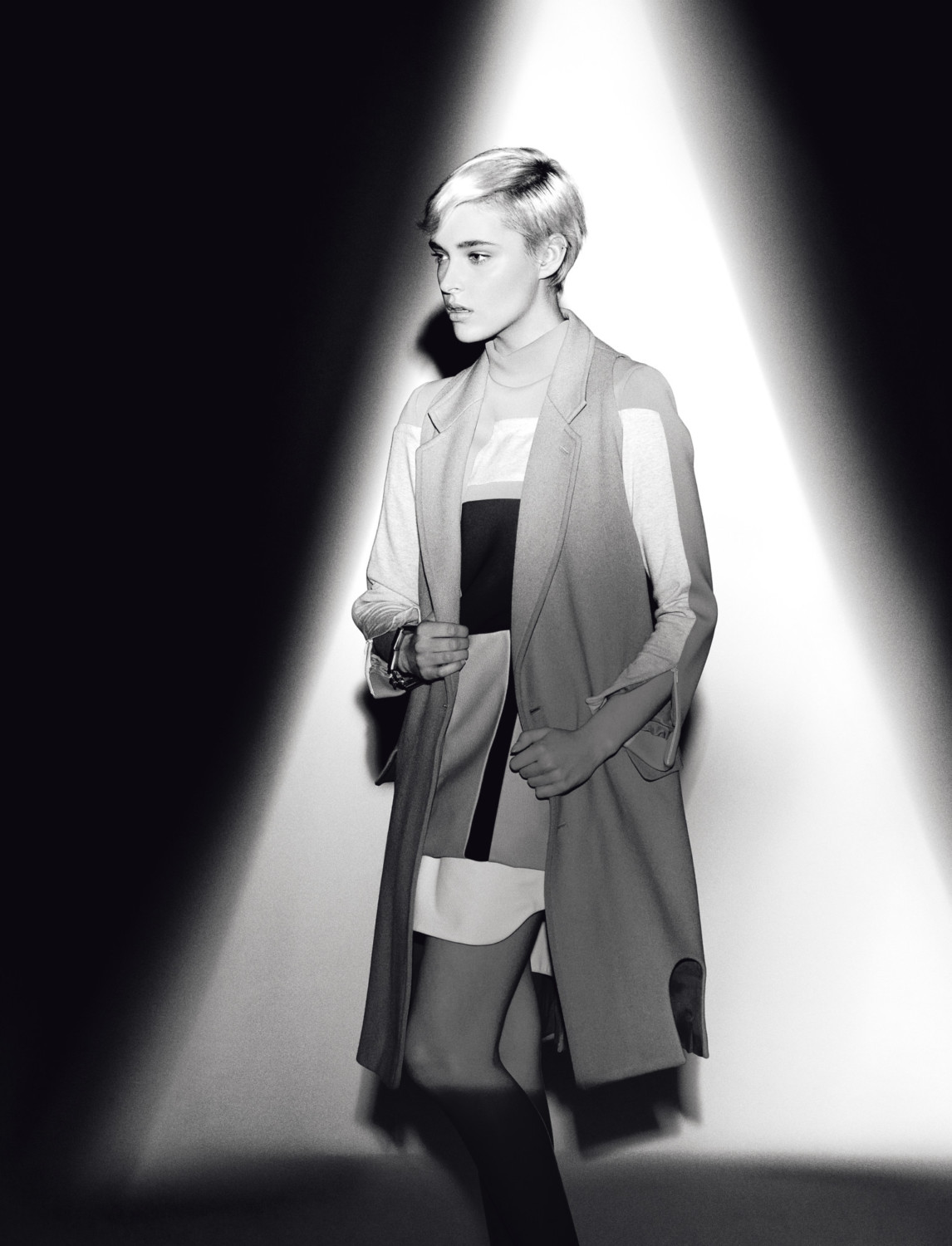 Jonathan Du Mortier is a Belgium based photographer. He often travels for various clients, regularly working as an assistant. Mostly working on commercials, he also finds himself working on more fashion and corporate jobs.