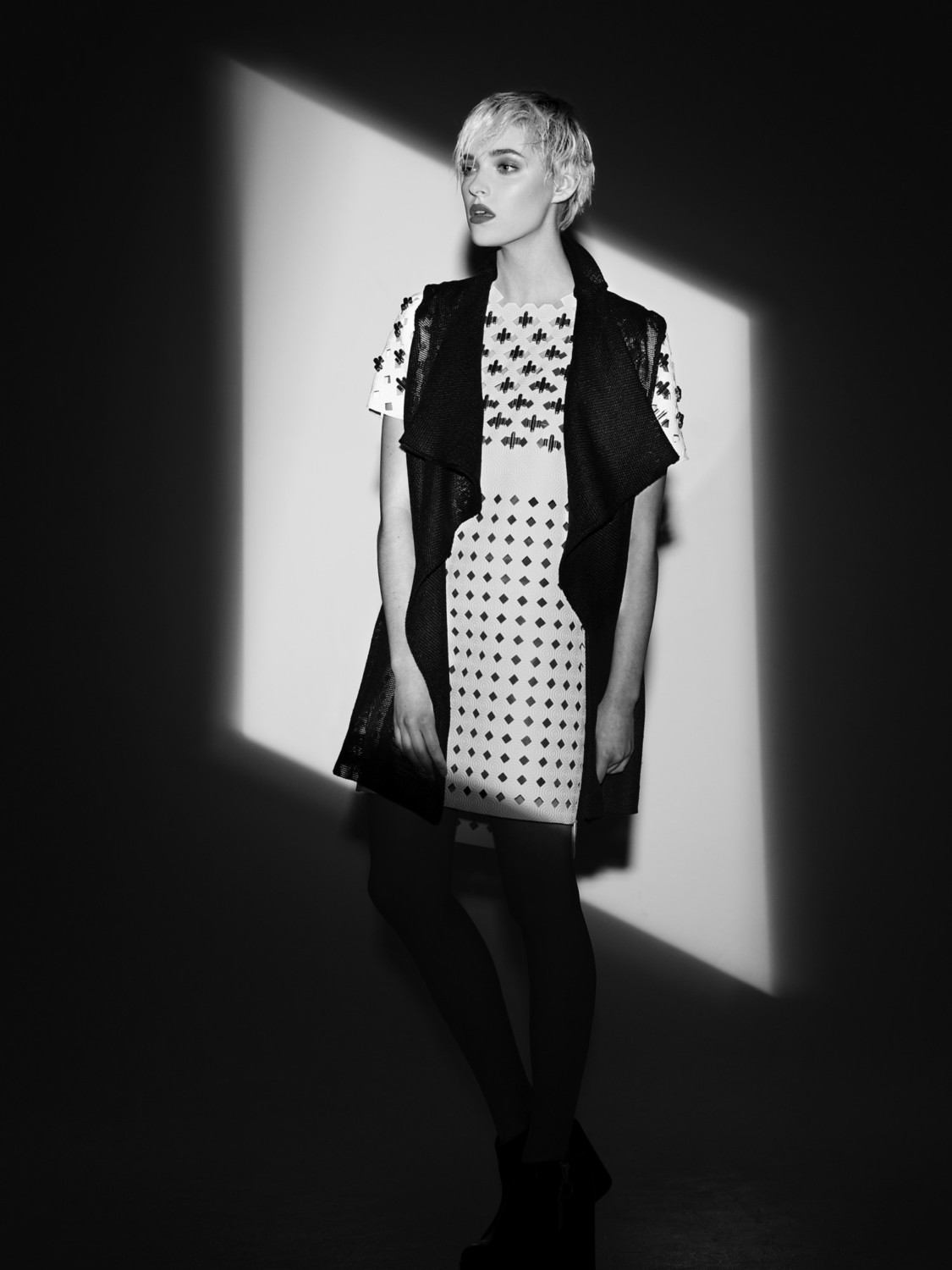 Jonathan Du Mortier is a Belgium based photographer. He often travels for various clients, regularly working as an assistant. Mostly working on commercials, he also finds himself working on more fashion and corporate jobs.