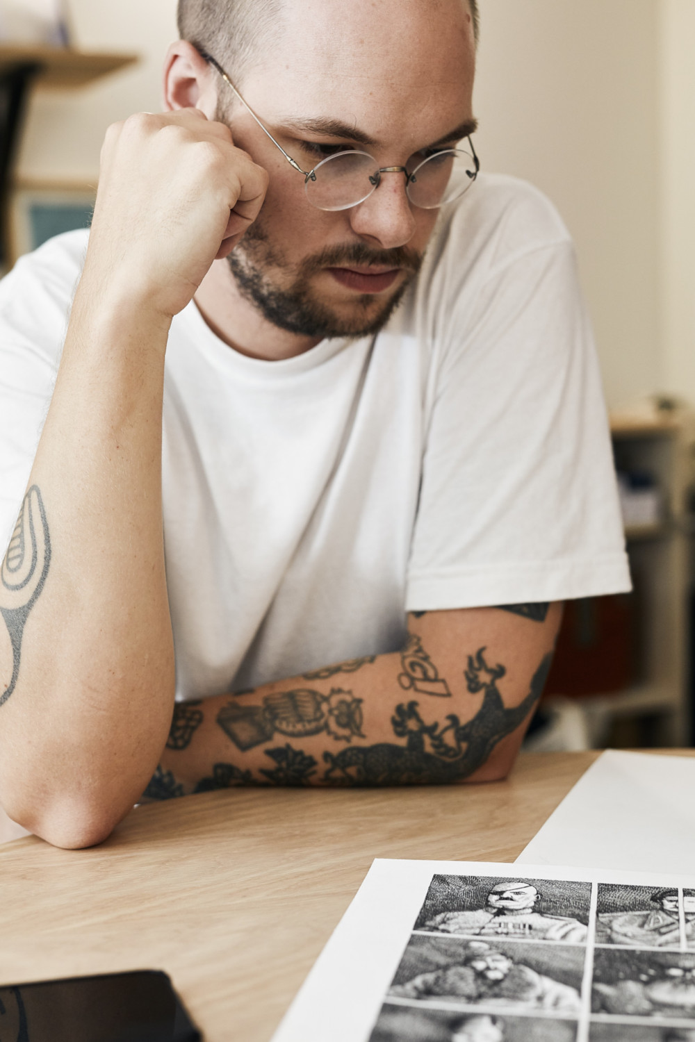 Jonathan Du Mortier is a Belgium based photographer. He often travels for various clients, regularly working as an assistant. Mostly working on commercials, he also finds himself working on more fashion and corporate jobs.