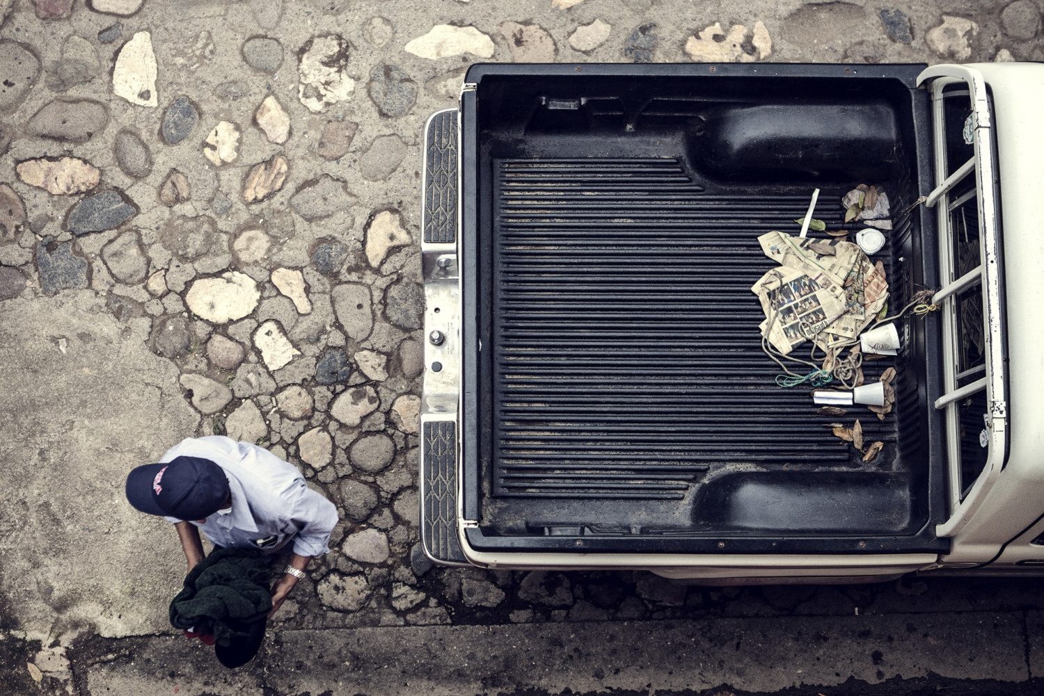 Jonathan Du Mortier is a Belgium based photographer. He often travels for various clients, regularly working as an assistant. Mostly working on commercials, he also finds himself working on more fashion and corporate jobs.