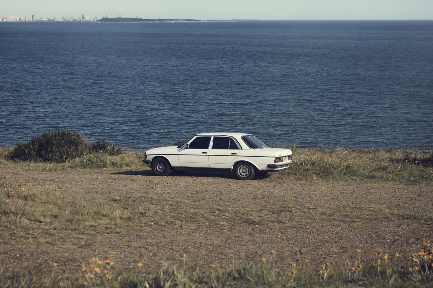 Jonathan Du Mortier is a Belgium based photographer. He often travels for various clients, regularly working as an assistant. Mostly working on commercials, he also finds himself working on more fashion and corporate jobs.