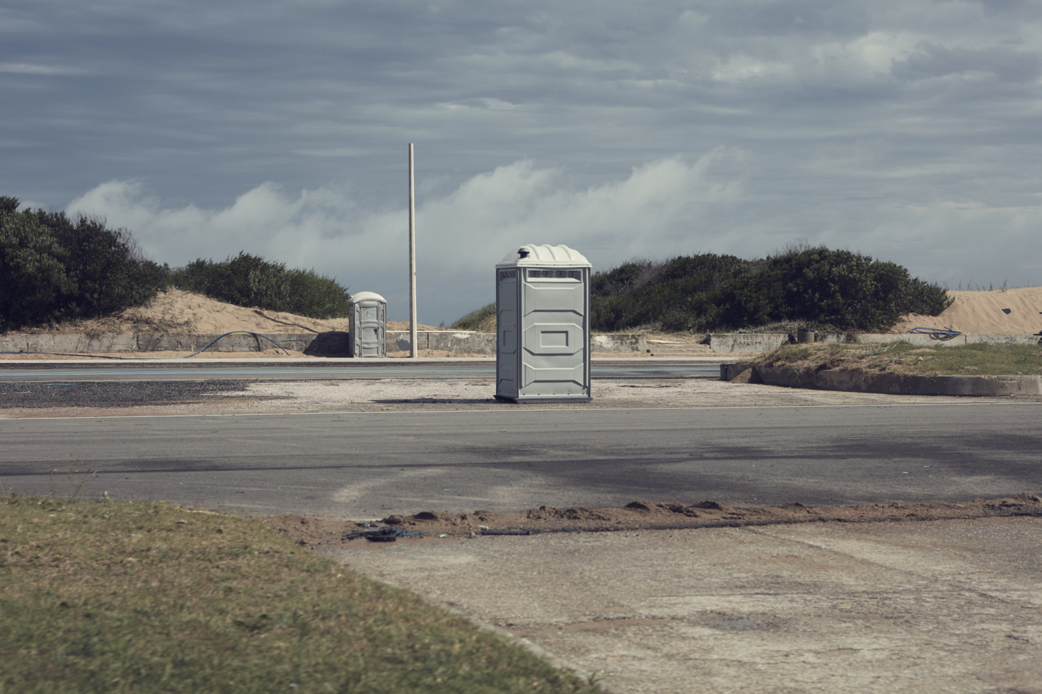 Jonathan Du Mortier is a Belgium based photographer. He often travels for various clients, regularly working as an assistant. Mostly working on commercials, he also finds himself working on more fashion and corporate jobs.