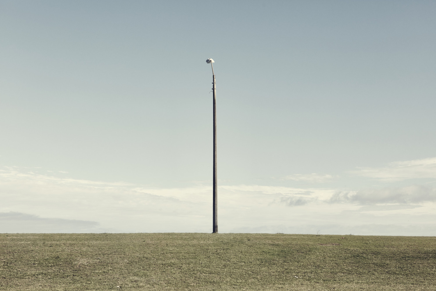 Jonathan Du Mortier is a Belgium based photographer. He often travels for various clients, regularly working as an assistant. Mostly working on commercials, he also finds himself working on more fashion and corporate jobs.