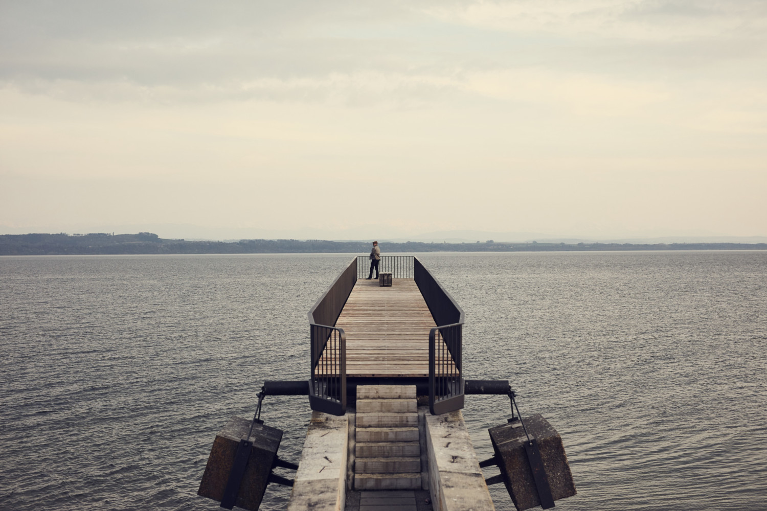 Jonathan Du Mortier is a Belgium based photographer. He often travels for various clients, regularly working as an assistant. Mostly working on commercials, he also finds himself working on more fashion and corporate jobs.